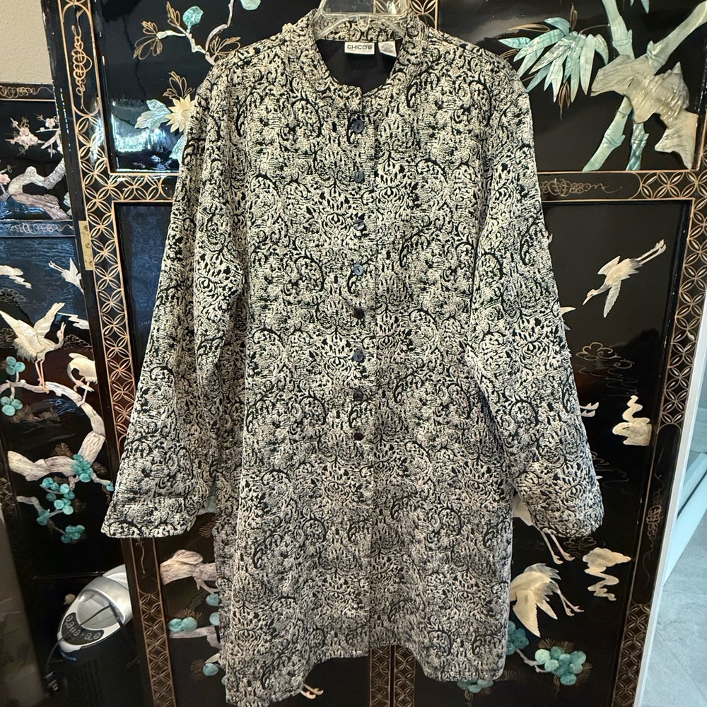 Chico’s Long formal jacket. Silk lining.